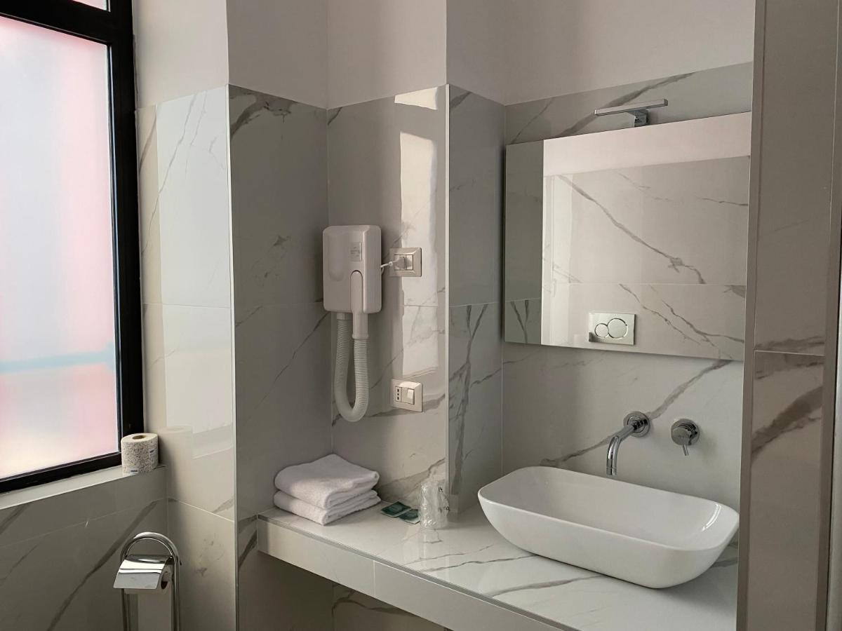 מילאנו Oasi Village Hotel מראה חיצוני תמונה